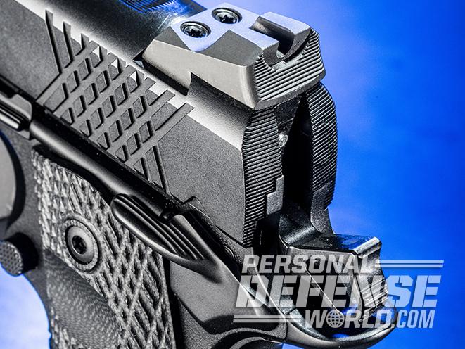 Wilson Combat X-TAC Elite Carry Comp pistol 40-lpi serrations