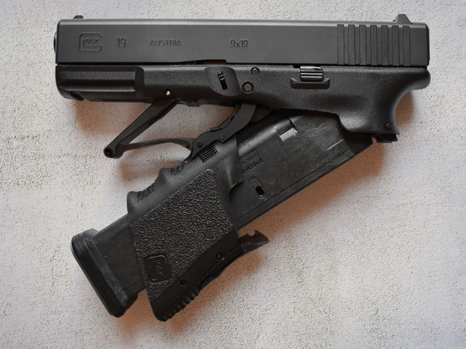 Full Conceal Folding Glock 19 pistol halfway