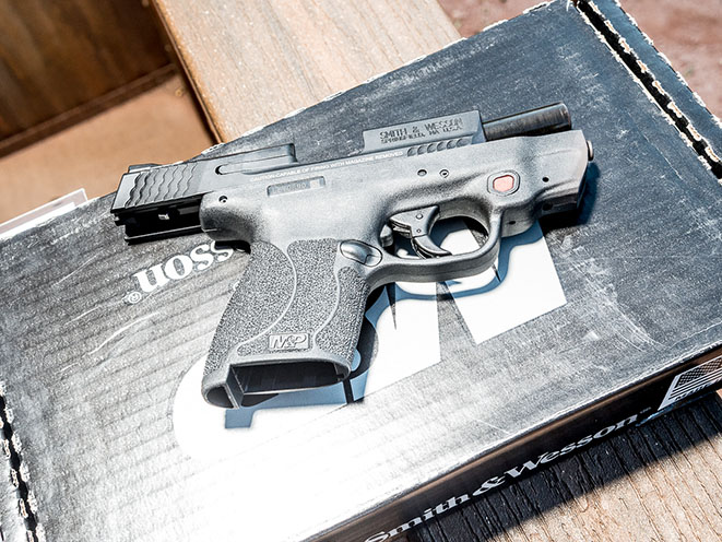 Smith & Wesson M&P Shield M2.0 Pistol athlon outdoors rendezvous Crimson Trace box