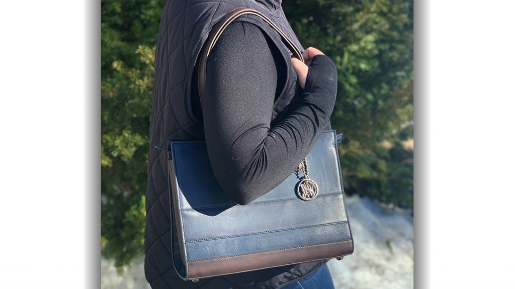 A concealed carry handbag should offer a dedicated compartment with a good triggerguard in order to ensure firearm safety.