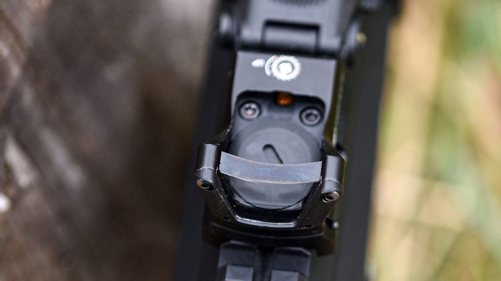 A top battery access provides easy battery changes without removing the optic.